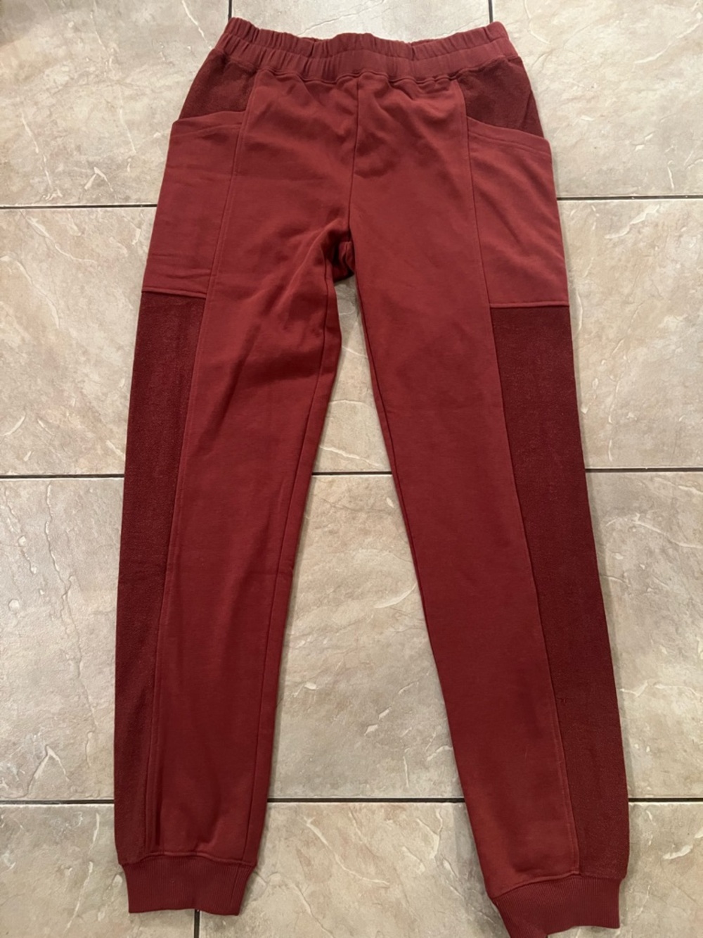 ☀️NEW☀️Women’s AEMI + CO Ribbed Joggers in Deep Maroon, Size Large